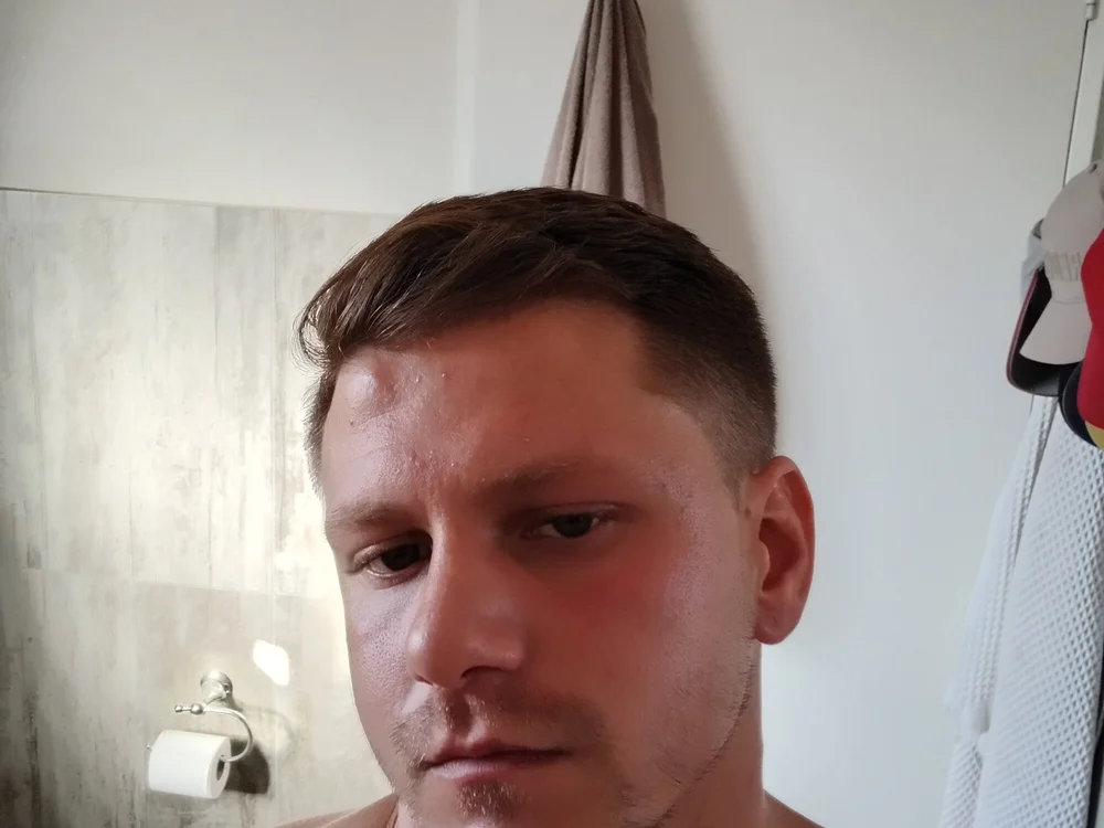 deanthickdick25's Offline Chat Room