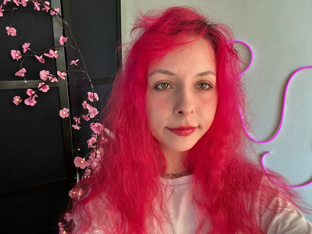 XXX chat uživo modela InfernoKitten