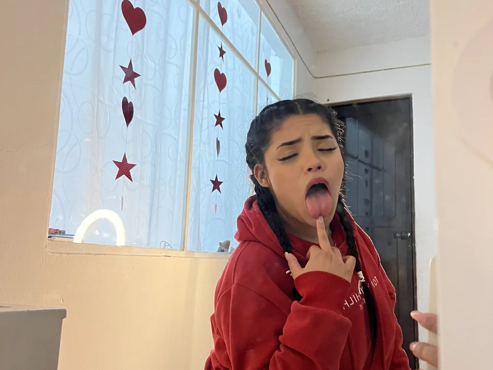 ambarkisses_'s Offline XXX Chat