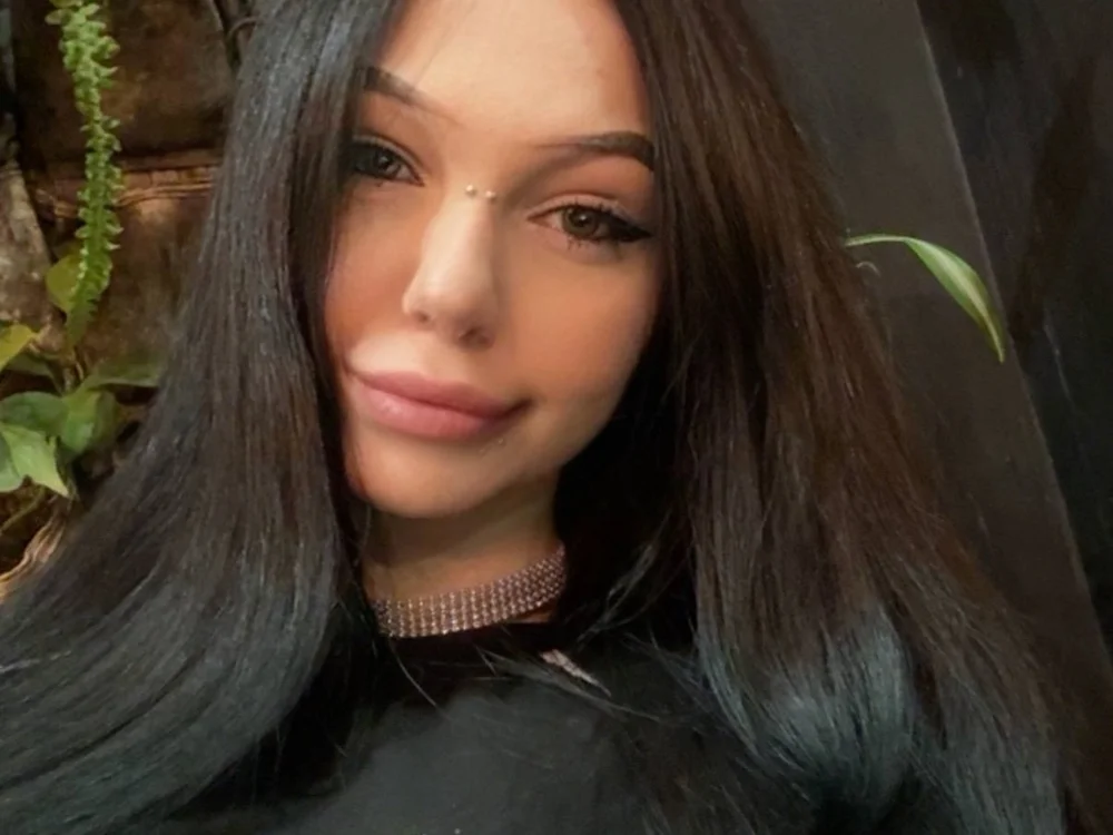 Offline XXX chat Vivi_Vivian