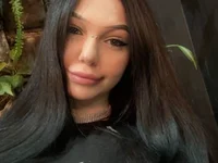 Vivi_Vivian