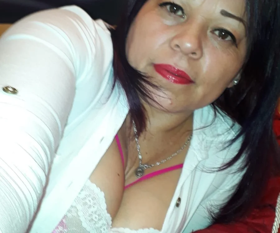 scarlet_hot12's Offline XXX Chat