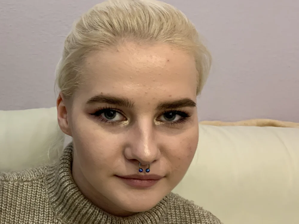 Melany_strong's Offline XXX Chat