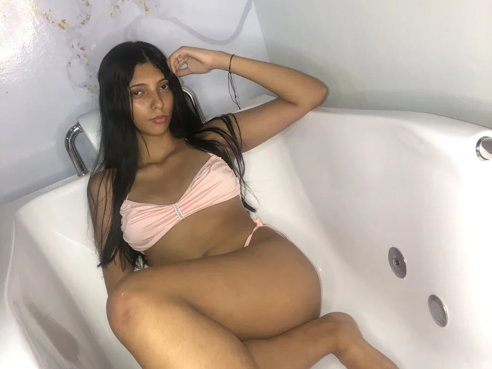 candy_carolina18's Offline XXX Chat