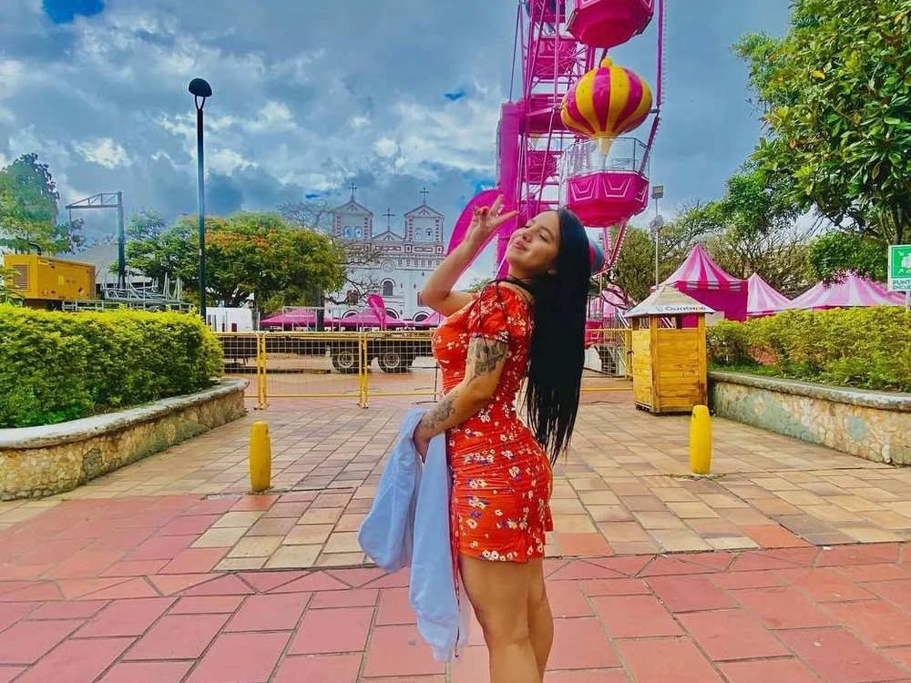 Alissfressa's Offline Chat Room