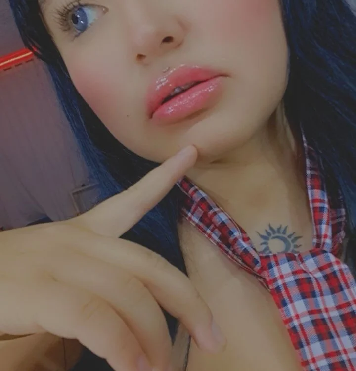 CharlottePink_ offline chatrum