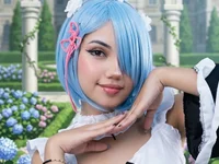 mai-- élő XXX-chatje