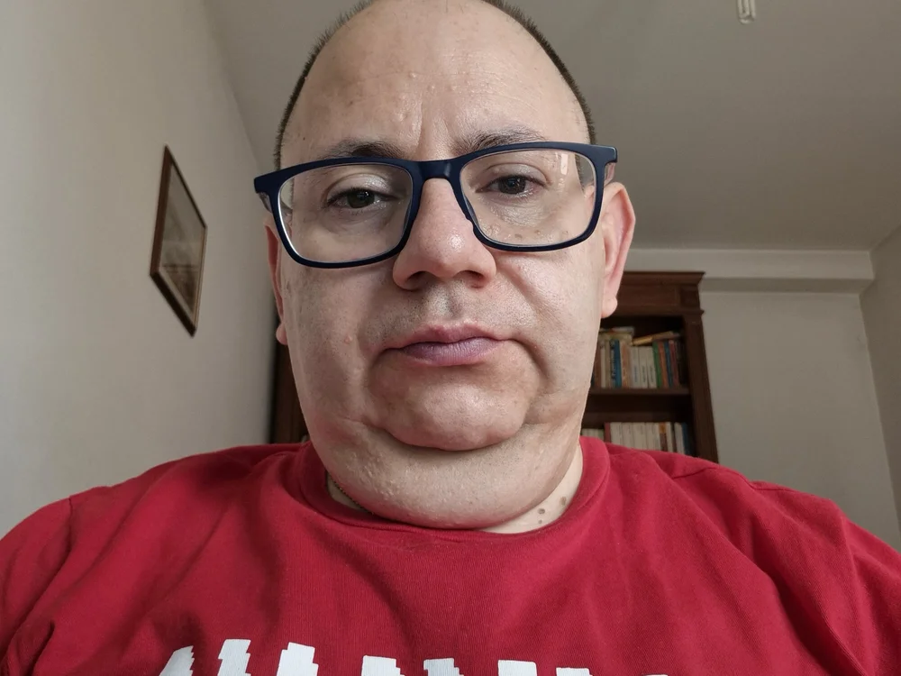 cazzotesoxte's Offline Chat Room