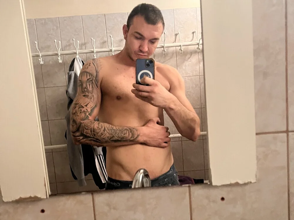 Daniel_cornel Offline XXX-chat