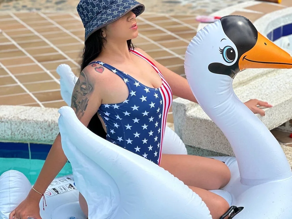 AmyWesleyn Offline XXX chat