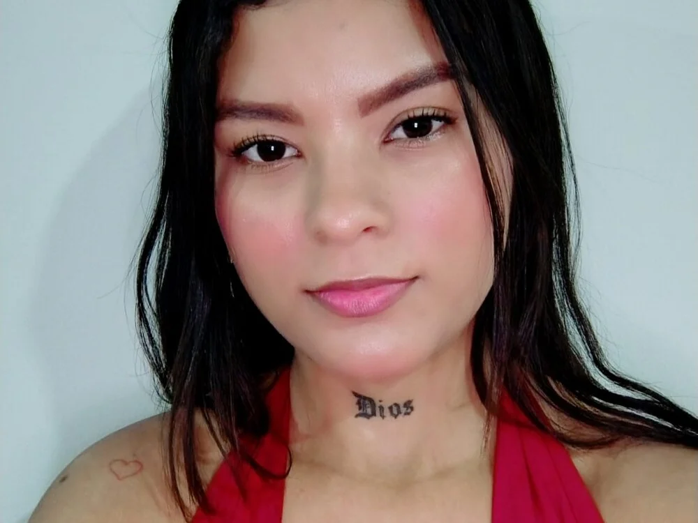 Mia_scandark's Offline XXX Chat