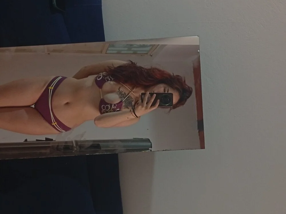 elodie_rouge offline XXX-chat