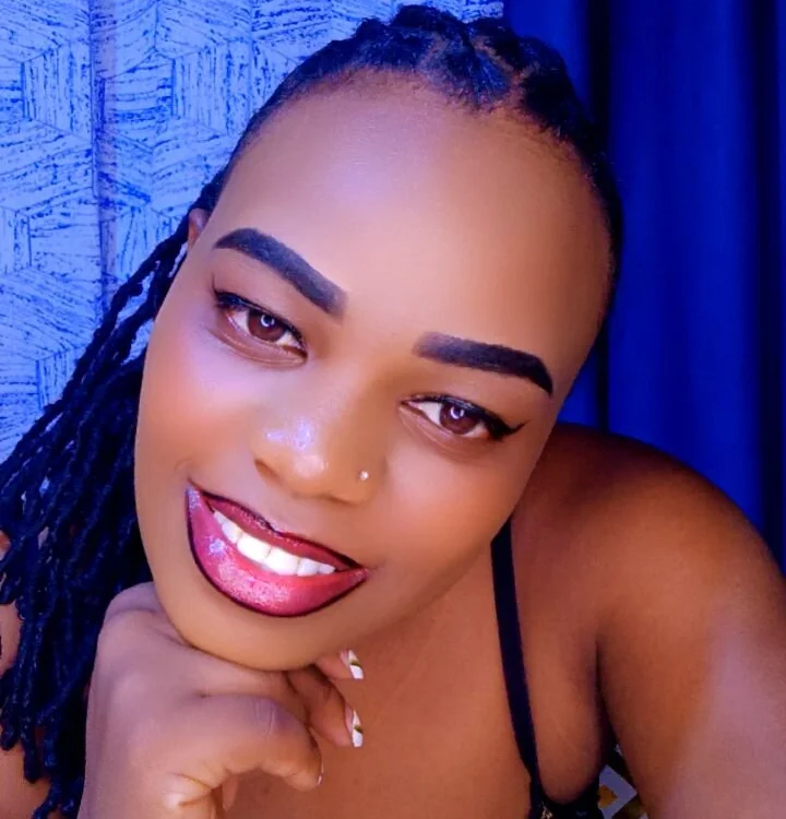 Queen__arianna Adlı Modelin Çevrimdışı XXX Sohbeti