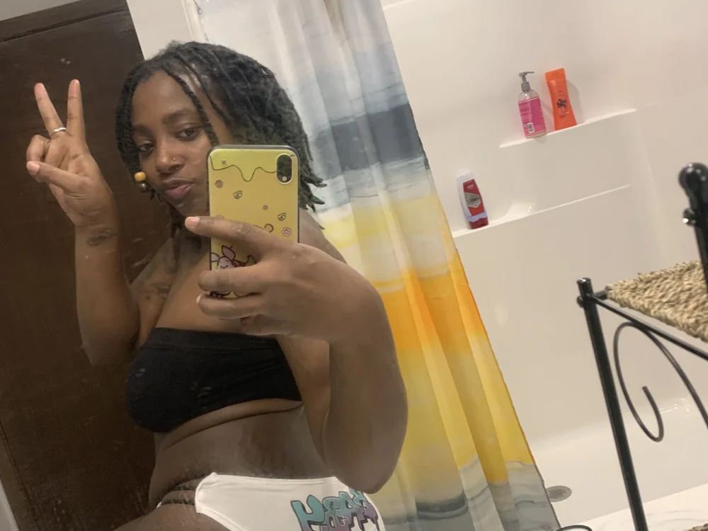 SmokieMonroe offline chatrum