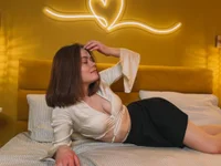 Kelly_CuutieのライブXXXチャット