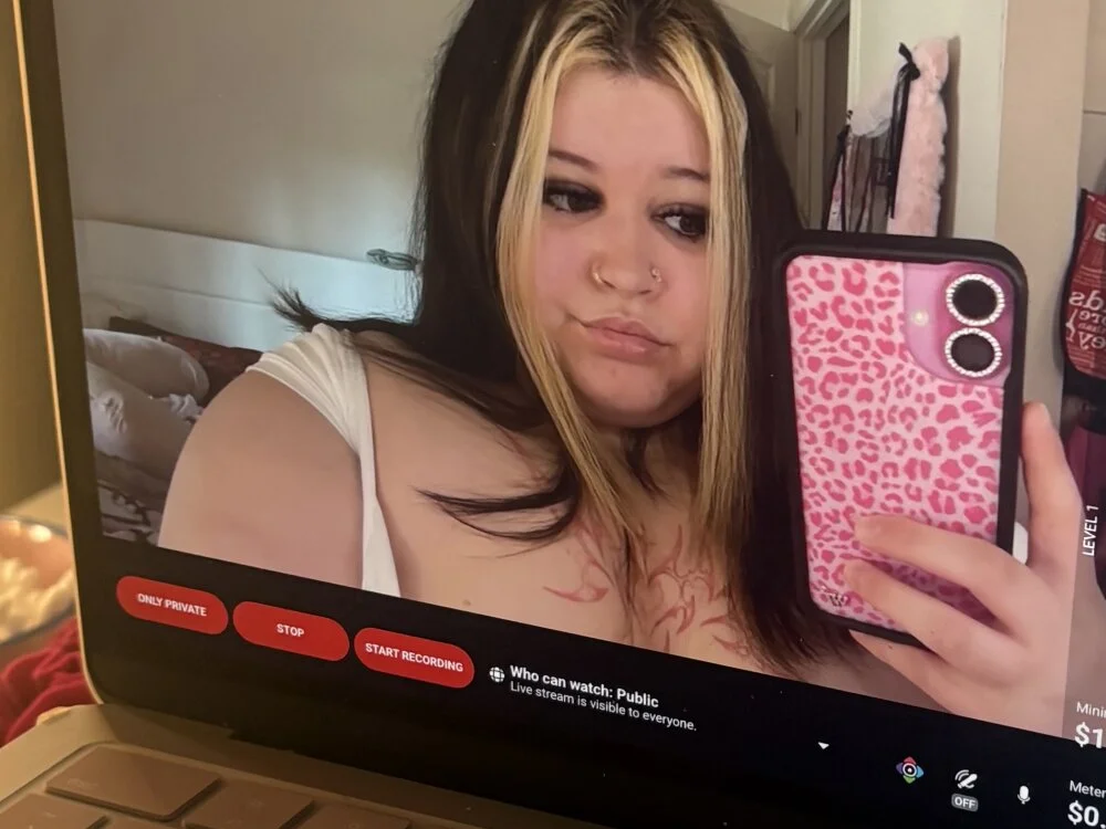 lovestarbaby333n Offline XXX chat