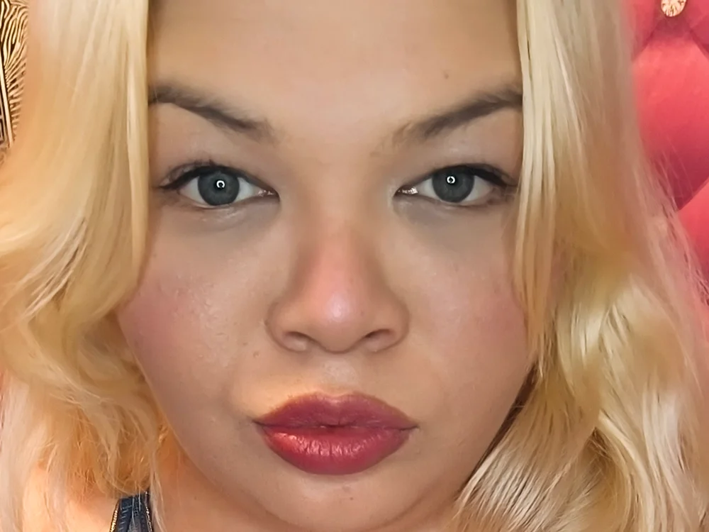 KiaraGoldd's Offline XXX Chat