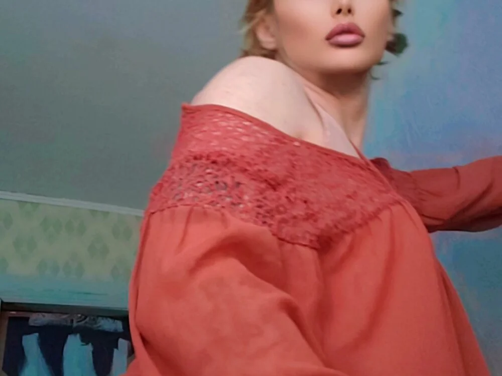 SalonChelsea 離線 XXX 聊天