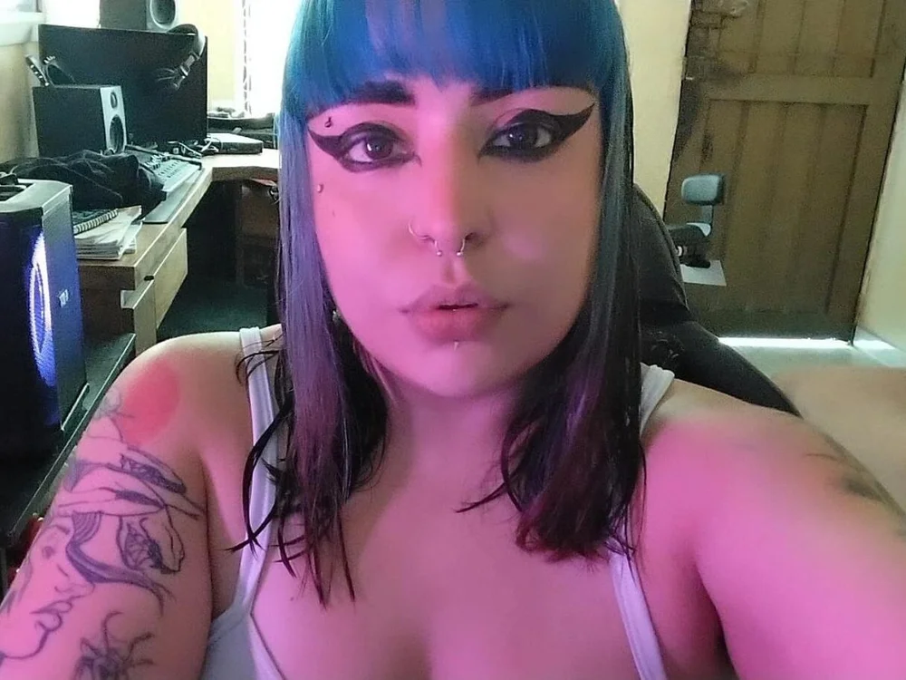 MorganaVelvet's Offline Chat Room