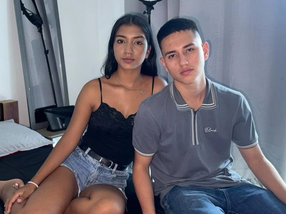 Offline XXX chat CamiloAndYury