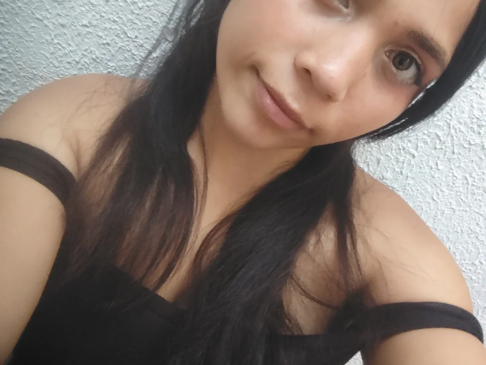 Sharlott_g22 Chat XXX offline