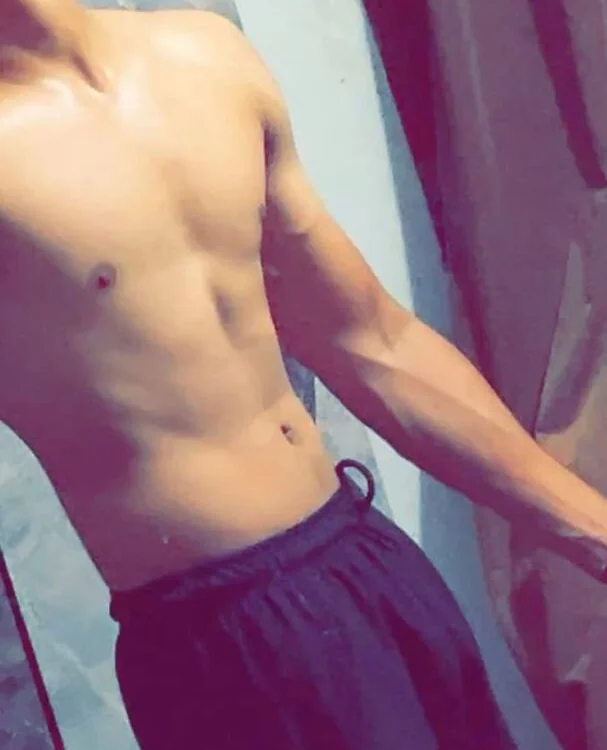 LittleFuckBuddy: офлайн-секс-чат