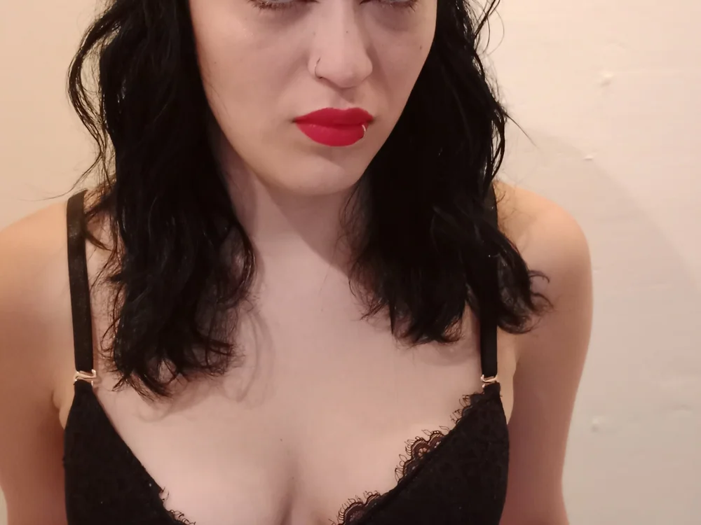 NikkiAndArya's Offline Chat Room