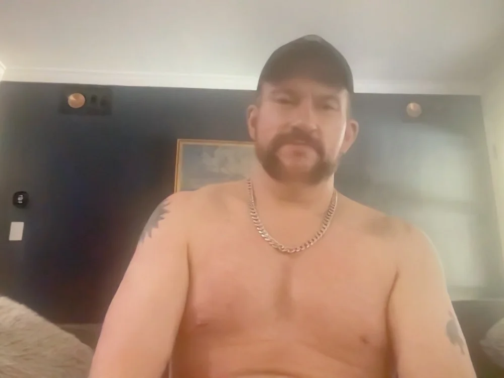 Buddypleaser4u Offline XXX Chat