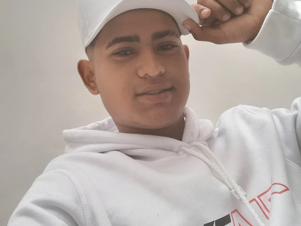 Elmorenito_07 offline chatrum