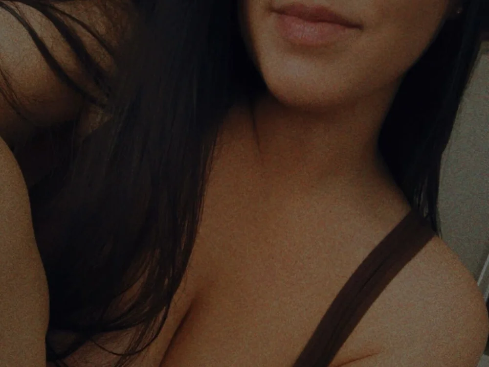 BellaLively's Offline XXX Chat