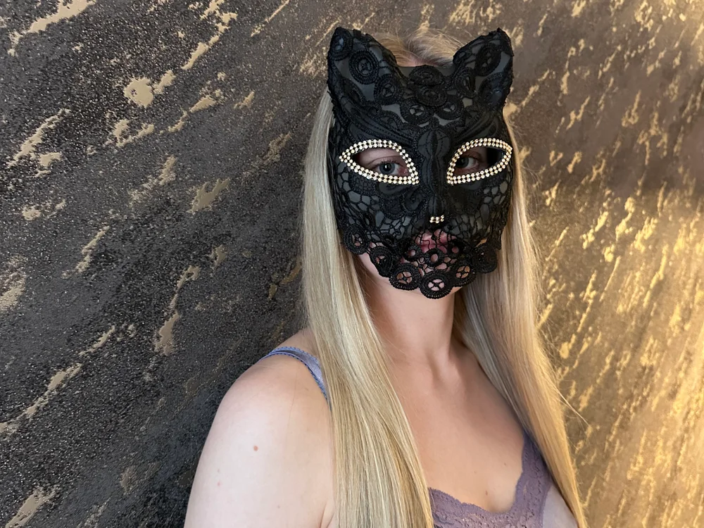 Fleurlittlebrat Offline XXX Chat