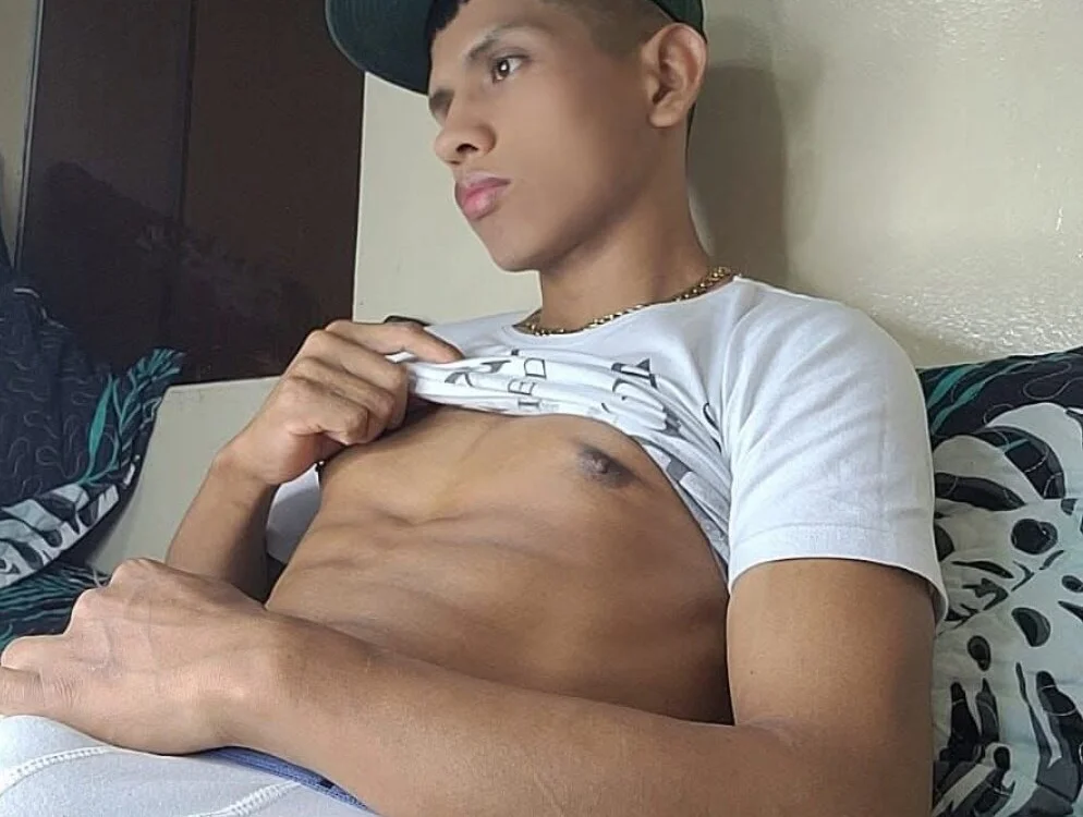 Sandher21cm's Offline XXX Chat