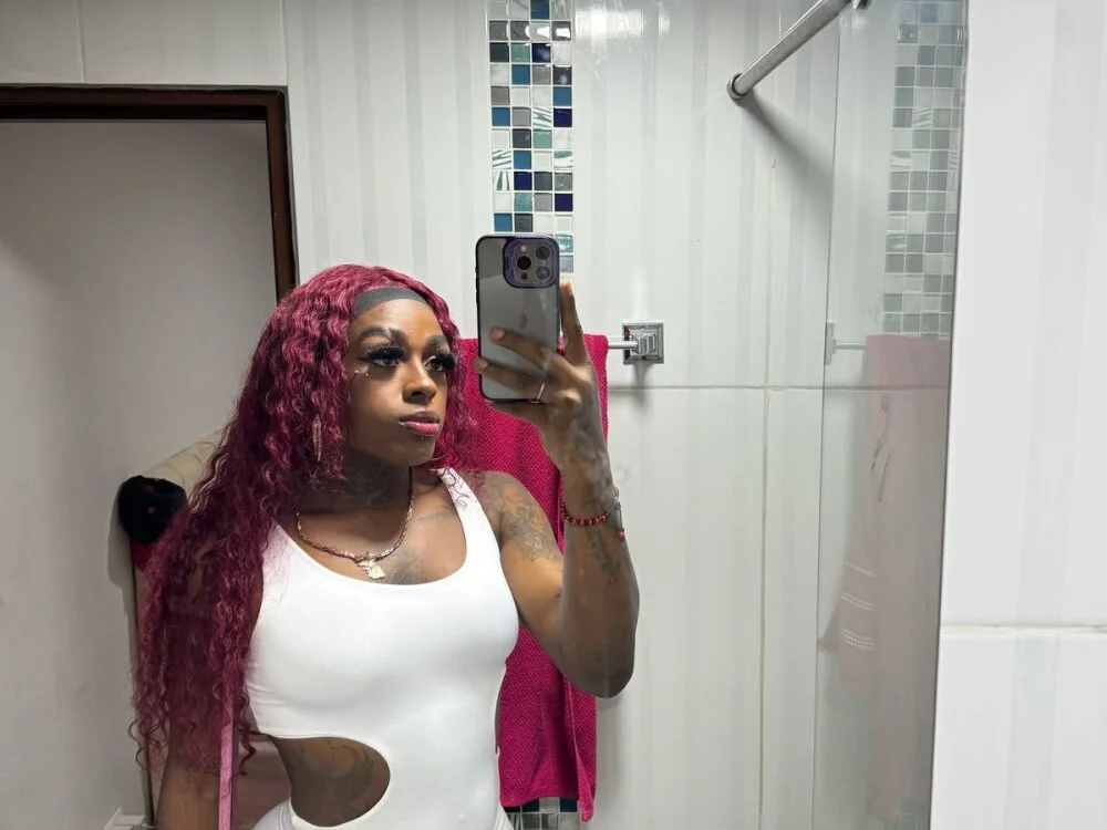 pink_7777n Offline XXX chat