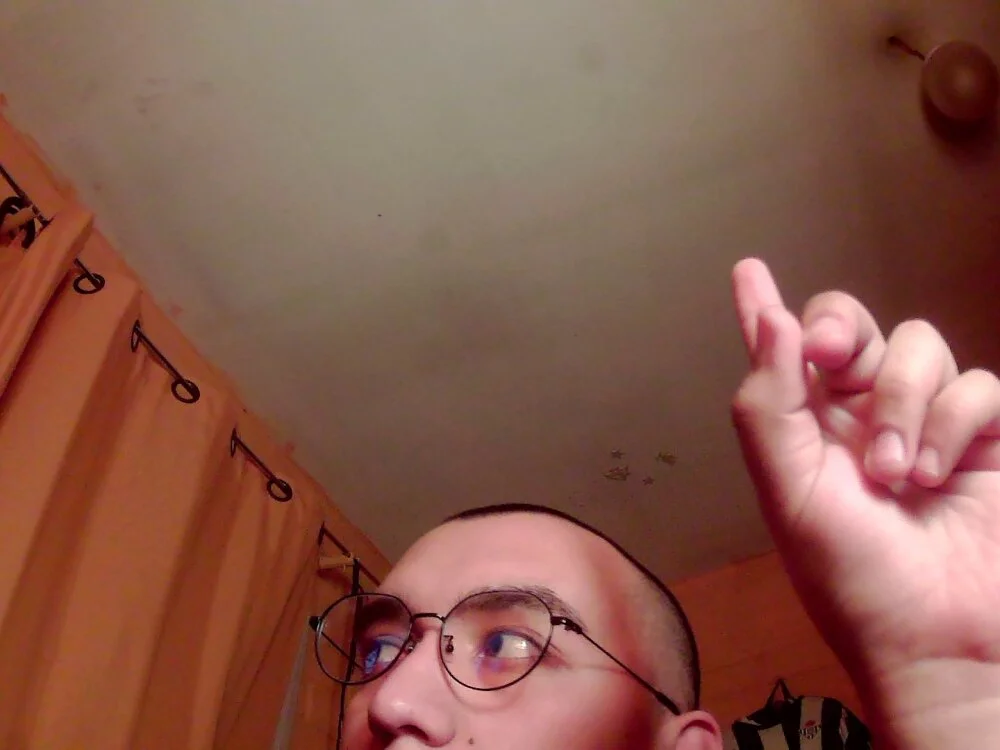 pisceslost's Offline XXX Chat