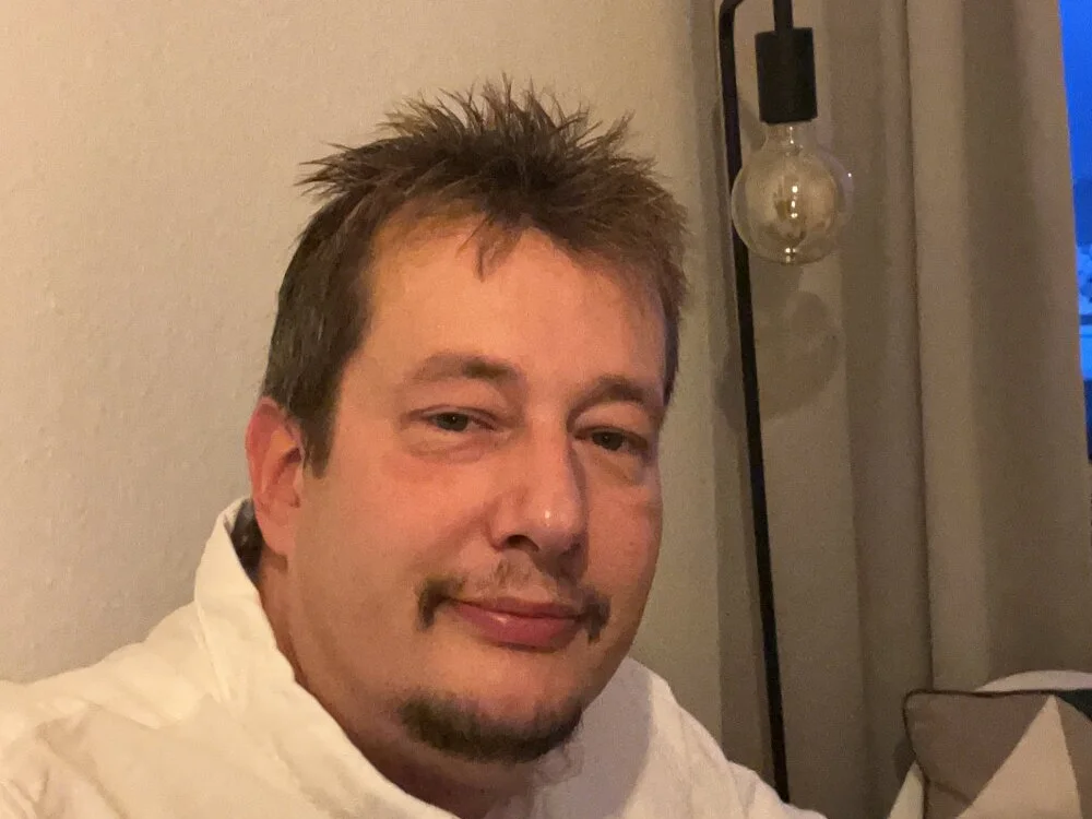 Steifer1972 Offline XXX-Chat