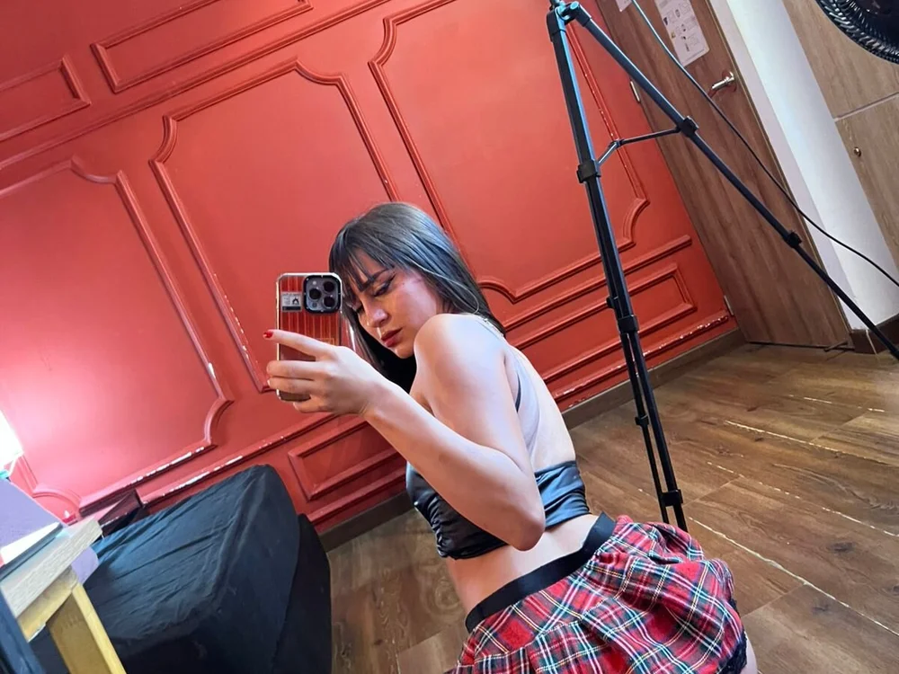 Czat XXX offline – Alicecoule_