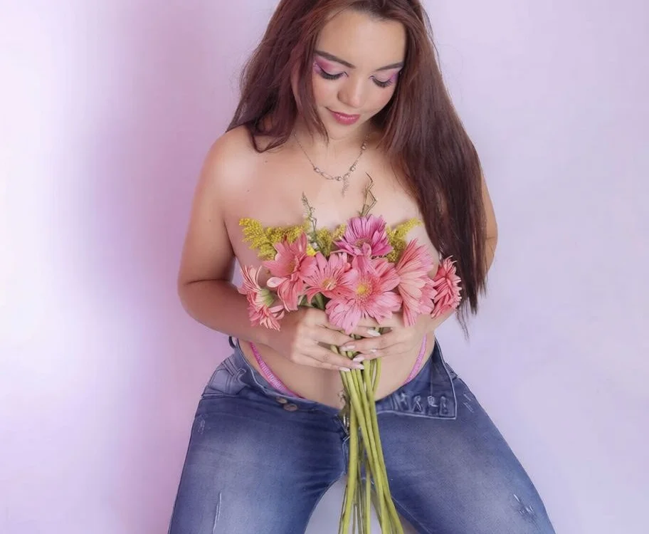 emilyrouss- Offline XXX-Chat