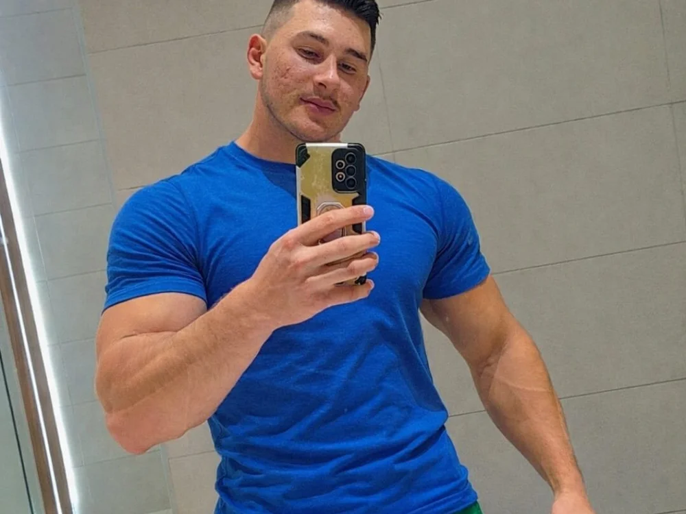 Danyelcross cam model