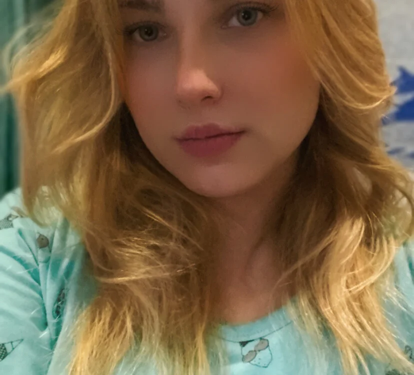 ChanelRuby's Offline Chat Room