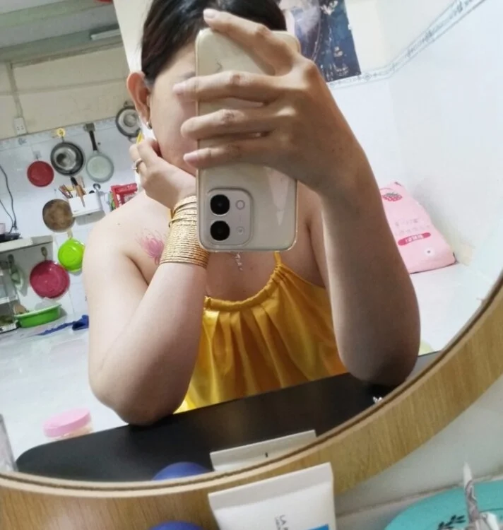 Forever9x's room