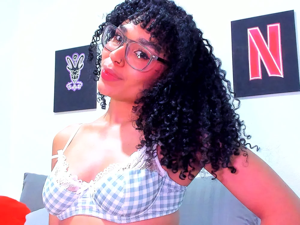 Nickiblooom's Offline XXX Chat