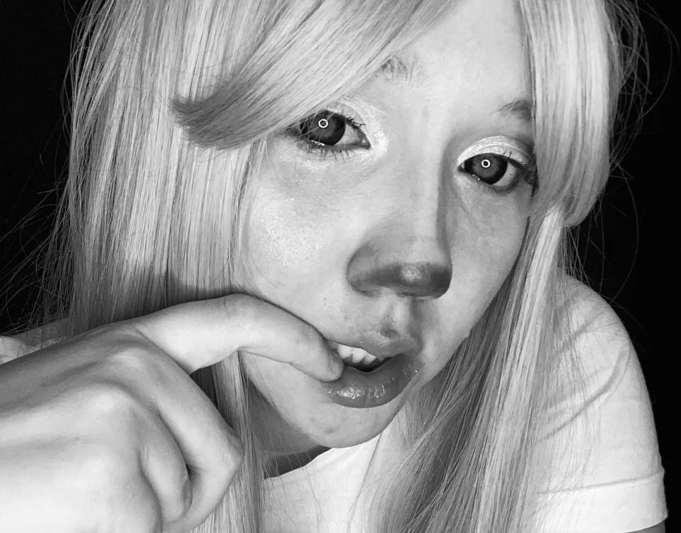 Scarlett_Shadow Offline XXX-Chat