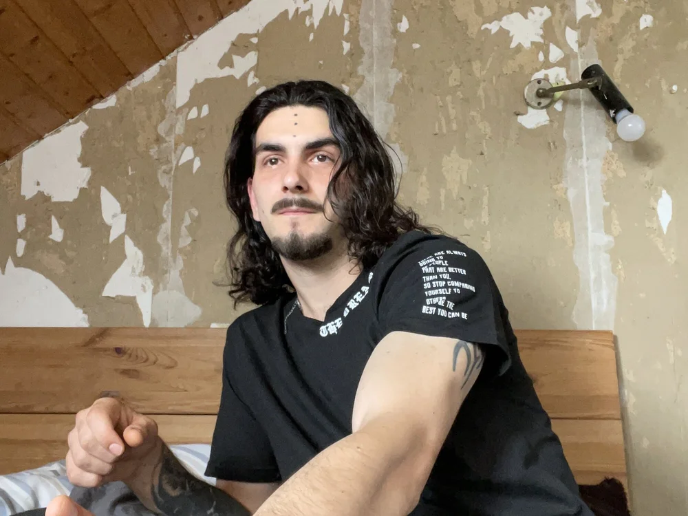 Masimoo069's Offline Chat Room