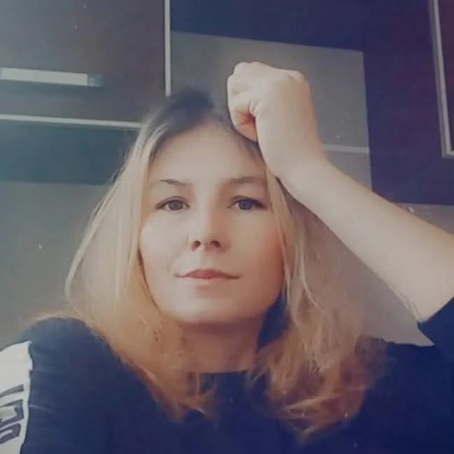 Maya67763's Offline Chat Room