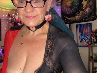 TrenaAnne - big tits milfs