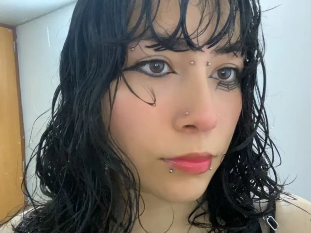 Cybercore_Shy's Offline XXX Chat