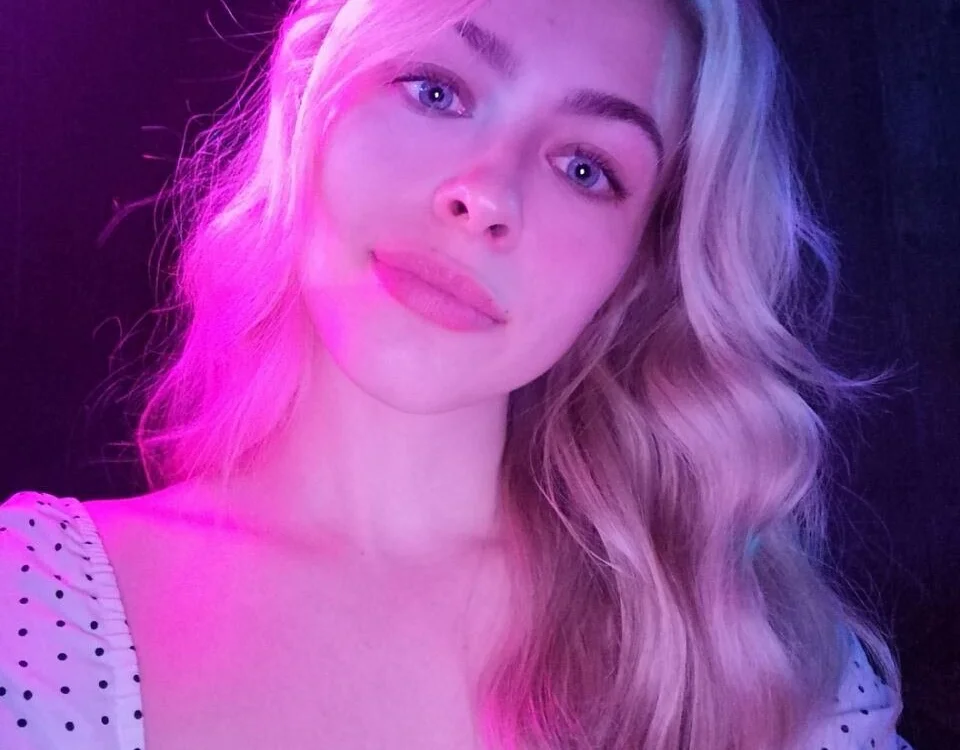 MaryMoonj's Offline Chat Room