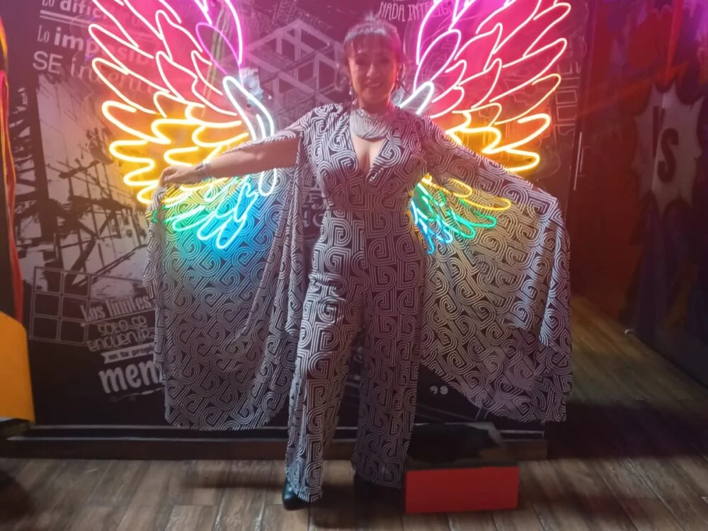 Chat +18 off-line de Lakshmi09