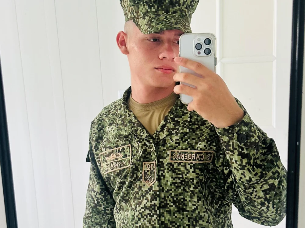 Samuel_delrey Offline XXX Chat