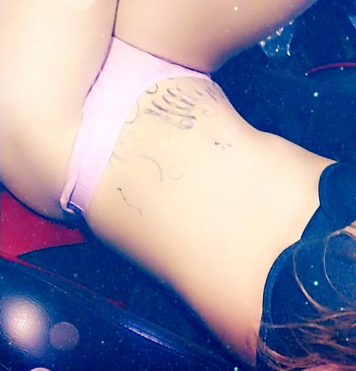 MzSweetz22's Offline XXX Chat